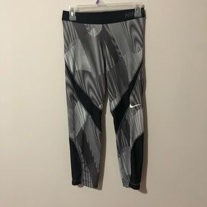 Nike Pro cropped leggings